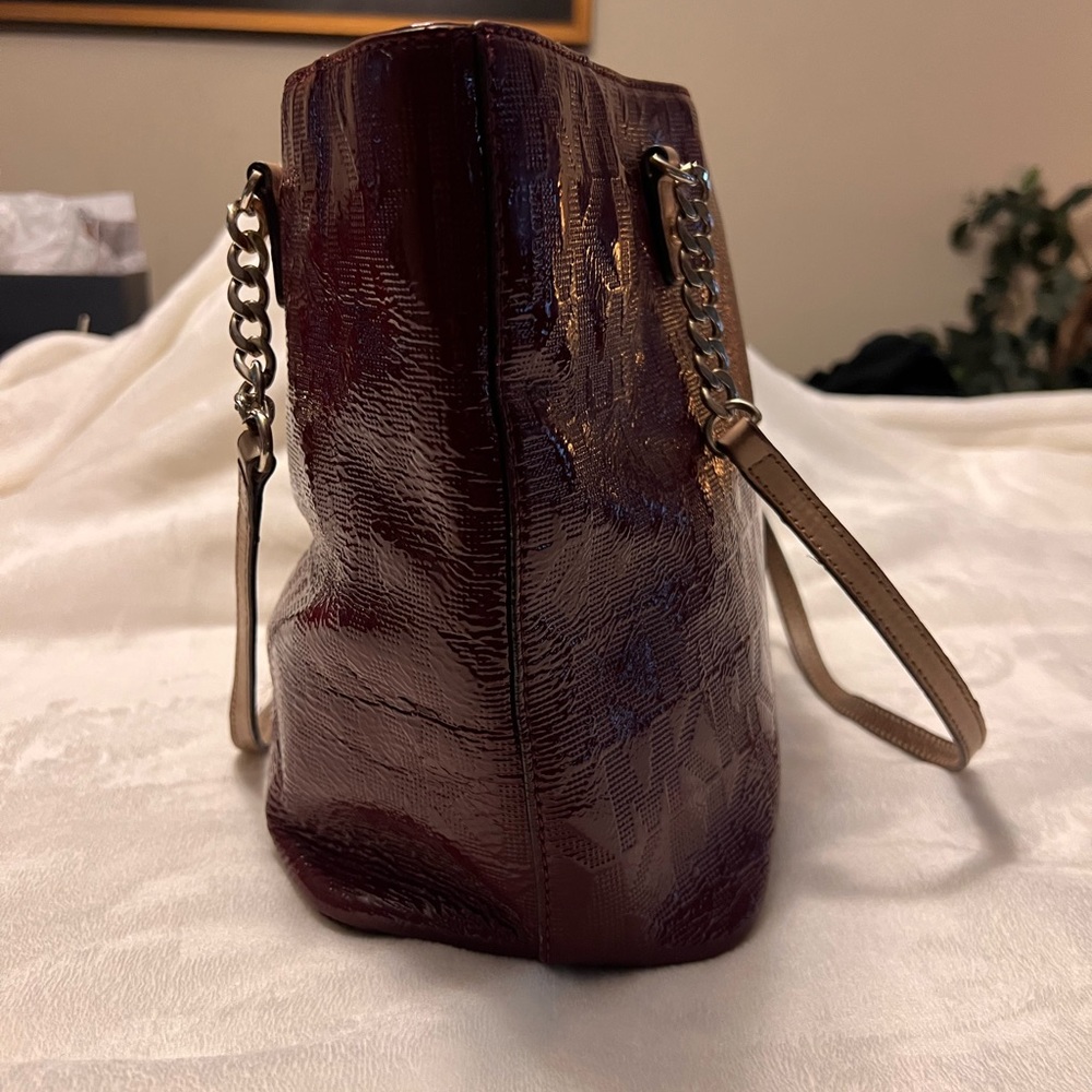 Women purse, Burgundy color, good size